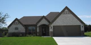 3/2/2 Upscale with Spa‑Style Primary Suite, Water Included Gallery 1