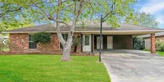 Charming 3-bedroom, 2-bathroom home Gallery 1