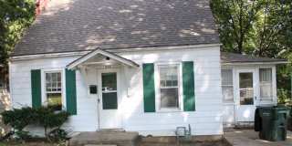 522 Oak Street Gallery 1