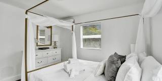 311 SE 3rd Avenue Gallery 21