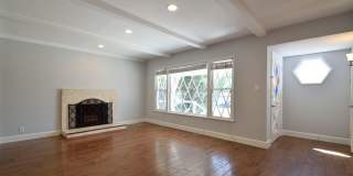 3 Bedroom 2 bath Home, 2 Car garage, Air Conditioned Gallery 3