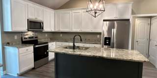 Country Living with Modern Comforts- 3 Bedroom, 2 Bathroom Gallery 7