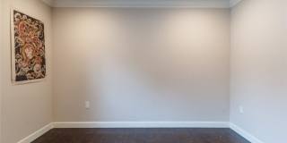 1443 E Broadway Gallery 17