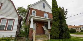 729 Montana Avenue Gallery 1