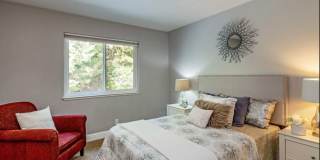3BD/2BA – Updated Condo in Coveted Downtown Saratoga, Steps from Wildwood Park Gallery 9