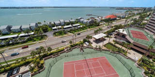 1310 GULF Boulevard Gallery 37