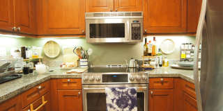 Cozy and spacious 3br condo in Presidio Heights Gallery 11