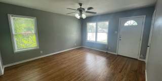 Priced to Rent- 3/1.5 Nice update! Accepting Sec 8 Gallery 4