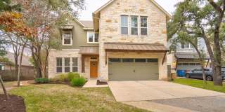 Beautiful 4 Bedroom, 3.5 Bathroom Home with Garage  Private Backyard Gallery 1