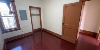 5323 Catharine st Gallery 25