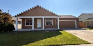 CHARMING SINGLE-LEVEL HOME IN A BEAUTFUL WELCOMING NEIGHBORHOOD!!! Gallery 1