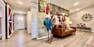 NEW Farmhouse Retreat Rustic decor and Cozy vibes! Gallery 7