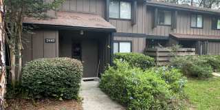 Large partially furnished townhome - WON'T LAST Gallery 3