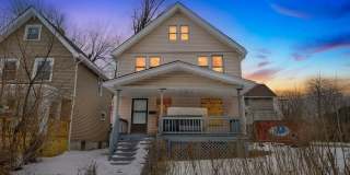 Charming 3BR House in Cleveland Gallery 1