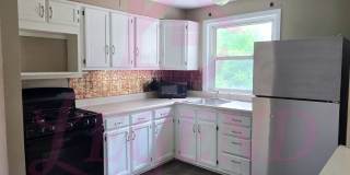 Move-In Ready 2 Bed Home with bonus room and 1 car garage. Gallery 5