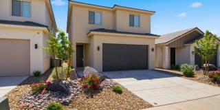 Modern Pet Friendly 4 Bedroom Home in Beautiful Neighborhood! Gallery 1