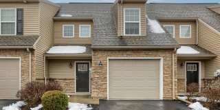 Fully Furnished 2 Bedroom Townhome Gallery 1