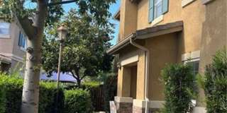 Beautifully designed townhome Gallery 1