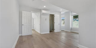 92 Leigh Avenue Gallery 30