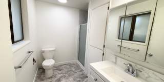Lovely 2BD, 2BA Home In Lake Oswego with Lake Access!! Gallery 11
