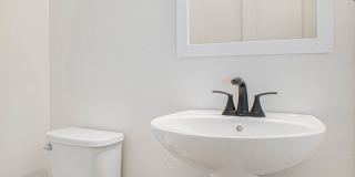 1904 Constantine Court Gallery 20