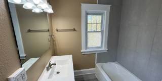 3 Bedroom Moline Home with 2 Car Garage Gallery 10