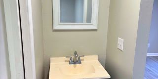 1152 Texas St.-C Gallery 5