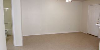 2-Bedroom Duplex in Edison 2-Bedroom Duplex in Edison Gallery 9
