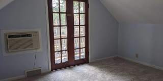 1906 E Mifflin St Gallery 20
