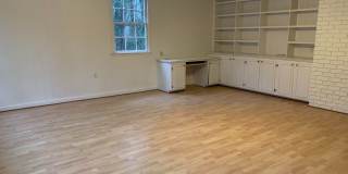 4 BR 3 BATH in Cedar Creek! Gallery 9