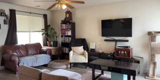 Great West-Side Duplex w/ Two-Car Garage Gallery 5
