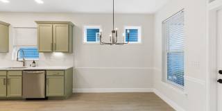 Gorgeous remodeled 3-bedroom, 2.5 bath home in Hillcrest Gallery 10