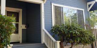 Beautiful 4 Bedroom House on Campus! Gallery 1