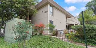 Spacious Springfield Condo in Desirable Neighborhood | 2 Bed, 1 Bath Gallery 1