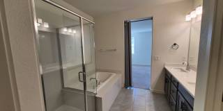 Gorgeous 4 Bedroom 3.5 bath with loft Gallery 24