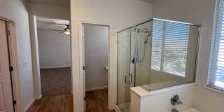 5 bedroom home located in Sylvan School District! Gallery 49