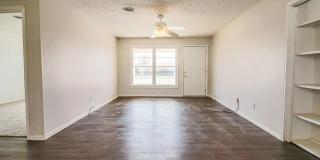 Great 3 bedroom 2 bathroom with bonus storage space! Great 3 bedroom 2 bathroom with bonus storage space! Gallery 1