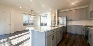 NEARLY NEW 3-bed Paired Home in Senderos Creek community! NEARLY NEW 3-bed Paired Home in Senderos Creek community! Gallery 13