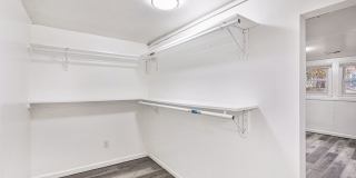 *MOVE IN SPECIAL* $250 Off First Full Month's Rent OR Free 55in TV! Gallery 14
