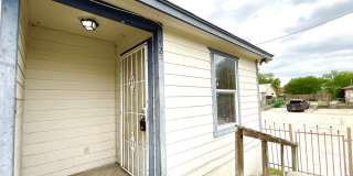 *MOVE IN SPECIAL* Convenient & Low-Maintenance Living Near St. Mary’s University! Gallery 28
