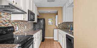 Townhouse for Rent – 2 Bed / 1 Bath Gallery 7