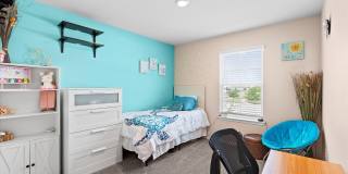 CREEKSIDE Gallery 15