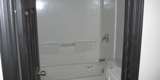 2 BEDROOM UPDATED ALL ELECTRIC UNIT IN THE GROVE Gallery 4