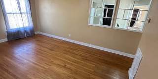 Room in 4 Bedroom Home at Lucky Ct Gallery 7