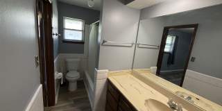 901 North Oak Avenue Gallery 7