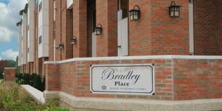 Senior Housing - Bradley Place Gallery 4