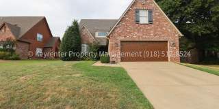 Spectacular 4 Bed | 4 Bath house in Ridge Pointe Spectacular 4 Bed | 4 Bath house in Ridge Pointe Gallery 1