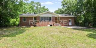 Beautifully Renovated 3-Bedroom Home with Garage & Spacious Yard in Mobile Gallery 8