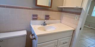 Quiet duplex biking distance from UF! Gallery 14
