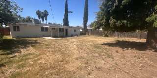 Move in Ready in  Hanford 3 bedroom, 1 bath with large yard! Gallery 14